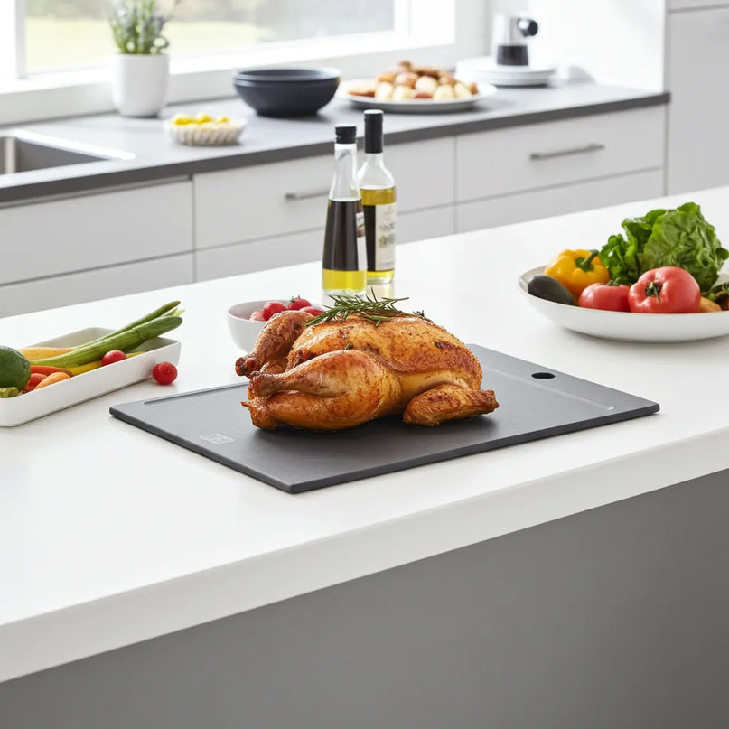 NXT Board Schneidebrett schwarz mit Saftrille – Seitenansicht